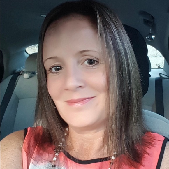 Meet your Posher, Carly - Picture 9 of 9